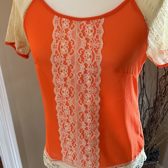 A’reve Semi-sheer with lace sleeves and trim top szS - Picture 3 of 11